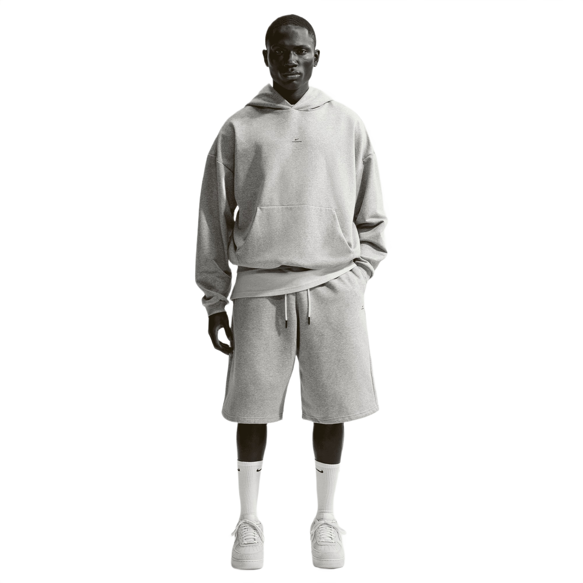 Nike Men's Standard Issue Therma-FIT 14" Fleece Basketball Shorts - Grey - GREY